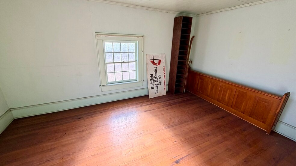 More Photos Of 204 N Main St, Richfield Specialty For Sale