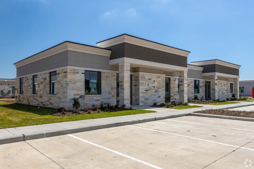 More Photos Of 3129 Kingsley Dr, Pearland Medical For Sale