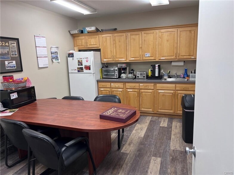 More Photos Of 425 Old Macedon Center Rd, Fairport Warehouse For Sale