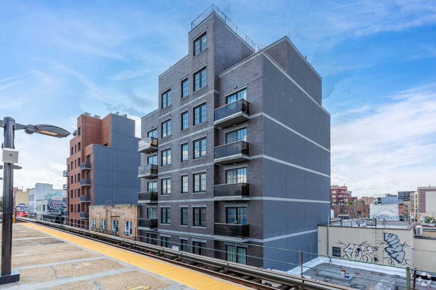 Primary Photo Of 25-34 31st St, Astoria Multifamily For Sale