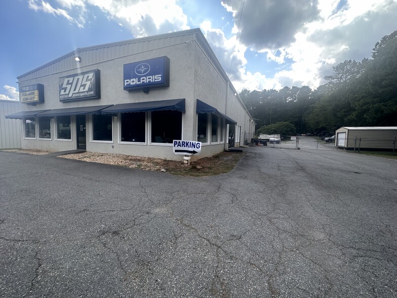 Primary Photo Of 3028 N Columbia St, Milledgeville Showroom For Sale