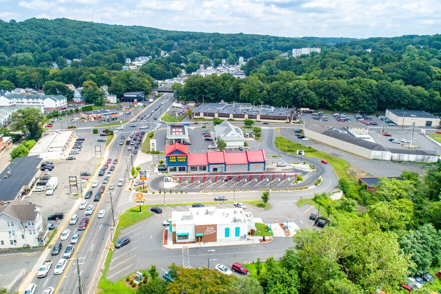 More Photos Of 1060 Huntingdon Ave, Waterbury Fast Food For Sale