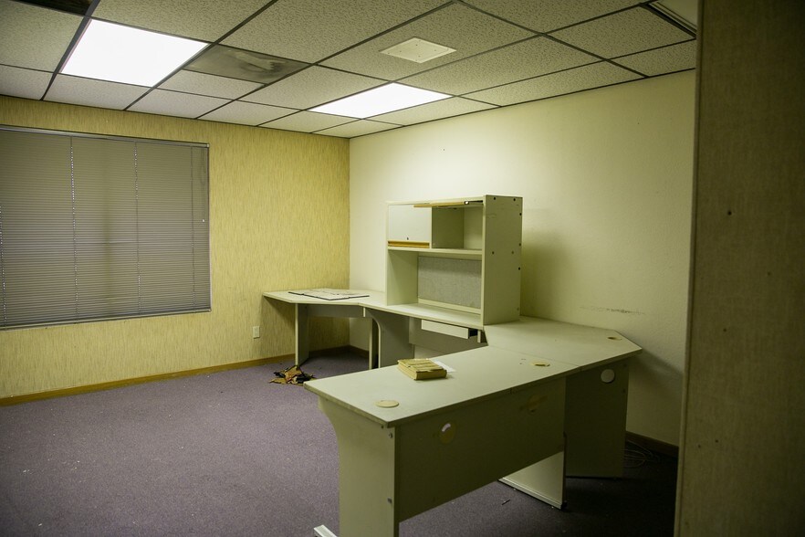More Photos Of 165 E Southern Ave, Mesa Loft Creative Space For Lease