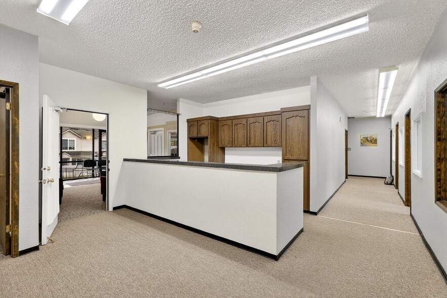 More Photos Of 12135 SE Lincoln St, Portland Office For Sale