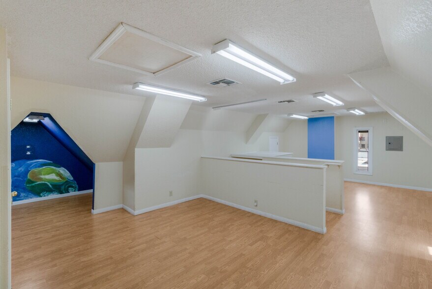 More Photos Of 1818 San Pedro Ave, San Antonio Office Residential For Sale