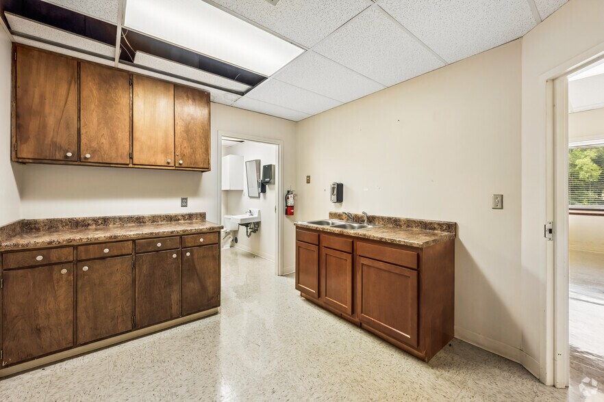 More Photos Of 644 2nd St, Alabaster Medical For Lease
