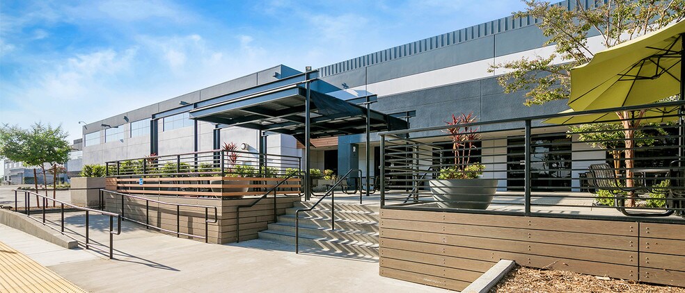 More Photos Of 924 Overland Ct, San Dimas Office For Lease