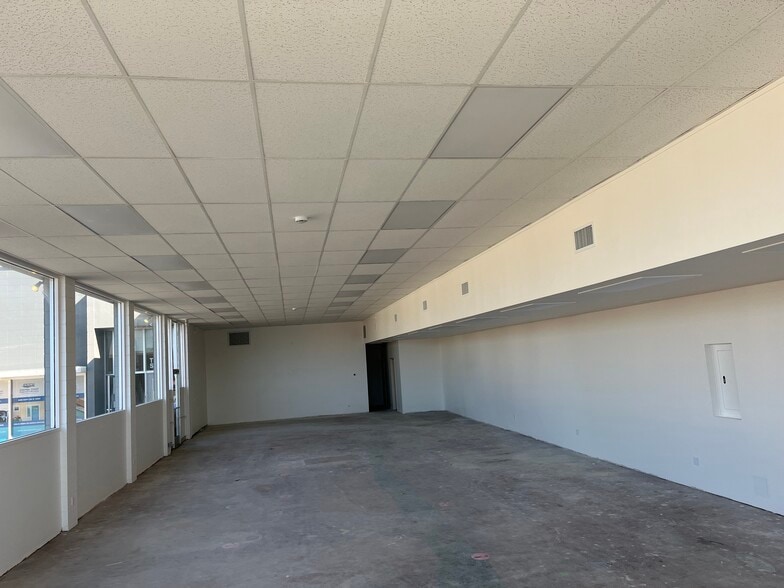 More Photos Of 908 1/2 S Main St, Salinas Storefront For Lease