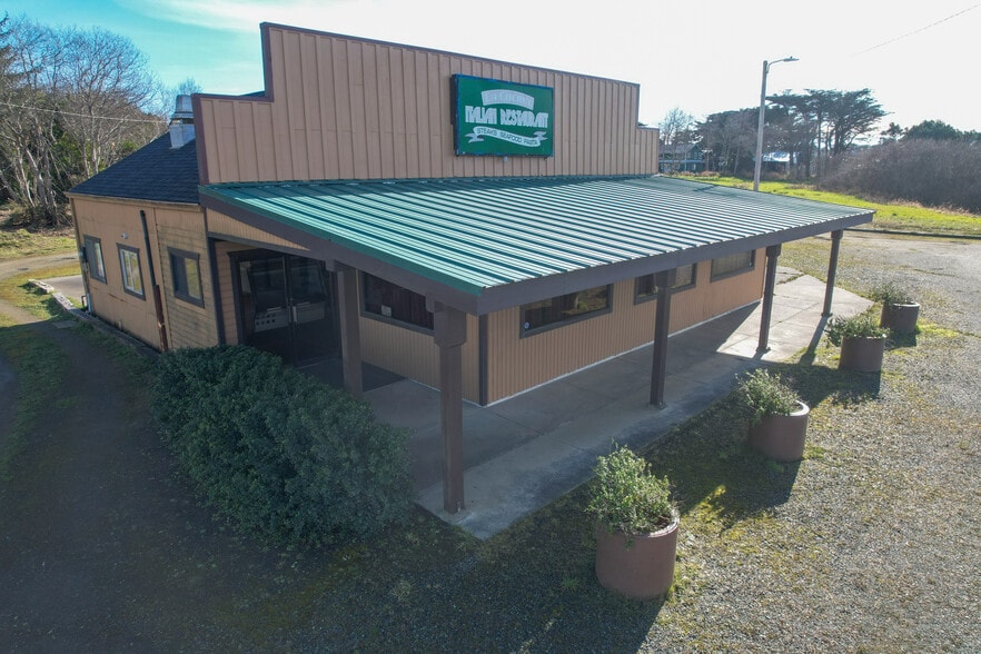 More Photos Of 1455 Oregon, Bandon Restaurant For Sale