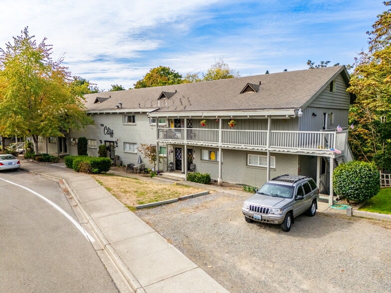 More Photos Of 21833 7th Ave S, Des Moines Apartments For Sale