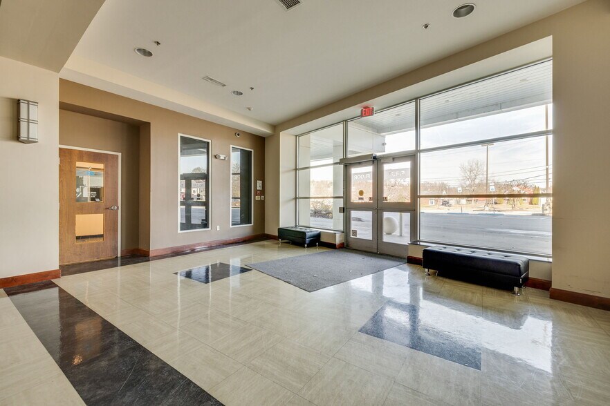 More Photos Of 400-444 Clinchfield St, Kingsport Medical For Sale