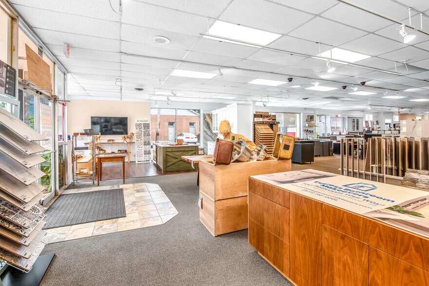 More Photos Of 100 N Talbot St, Saint Michaels Storefront For Sale