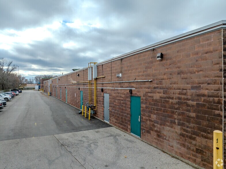 More Photos Of 100 Jamieson Pky, Cambridge Storefront For Lease