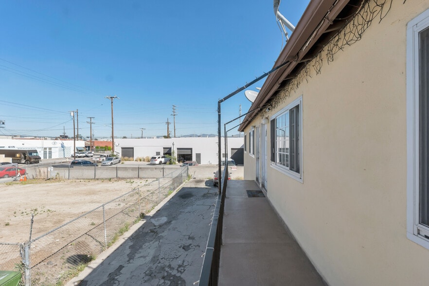 More Photos Of 11853 Hart St, North Hollywood Multifamily For Sale