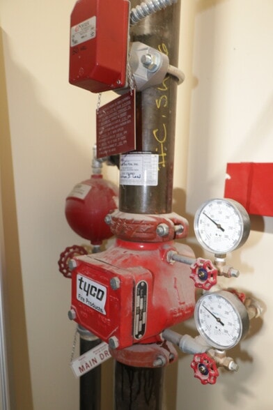 More Photos Of 2816 Columbia St, Torrance Light Distribution For Lease