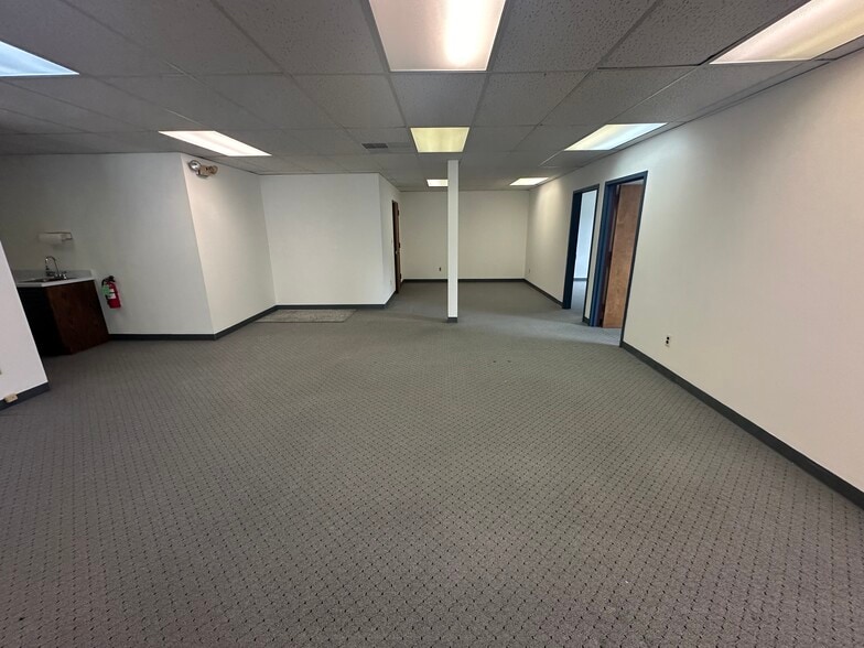 More Photos Of 886 Belmont Ave, North Haledon Storefront Retail Office For Lease