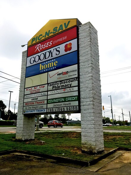 More Photos Of 2041 Douglas Ave, Brewton Supermarket For Lease