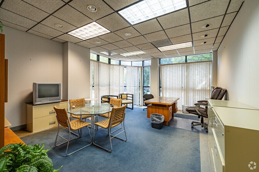 More Photos Of 100 Valley Rd, Mount Arlington Unknown For Lease