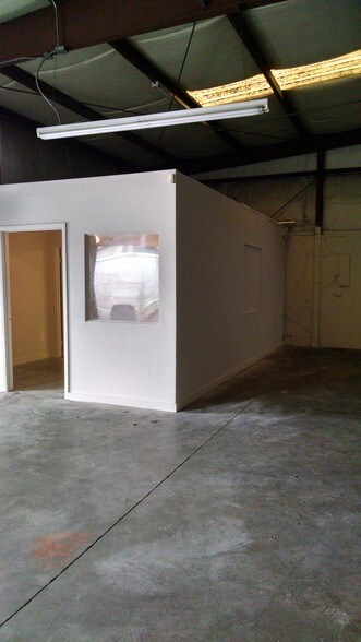 More Photos Of 310-330 Maguire Road Ext, Ocoee Warehouse For Lease