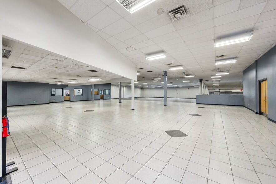 More Photos Of 4106 Outlook Blvd, Pueblo Freestanding For Sale