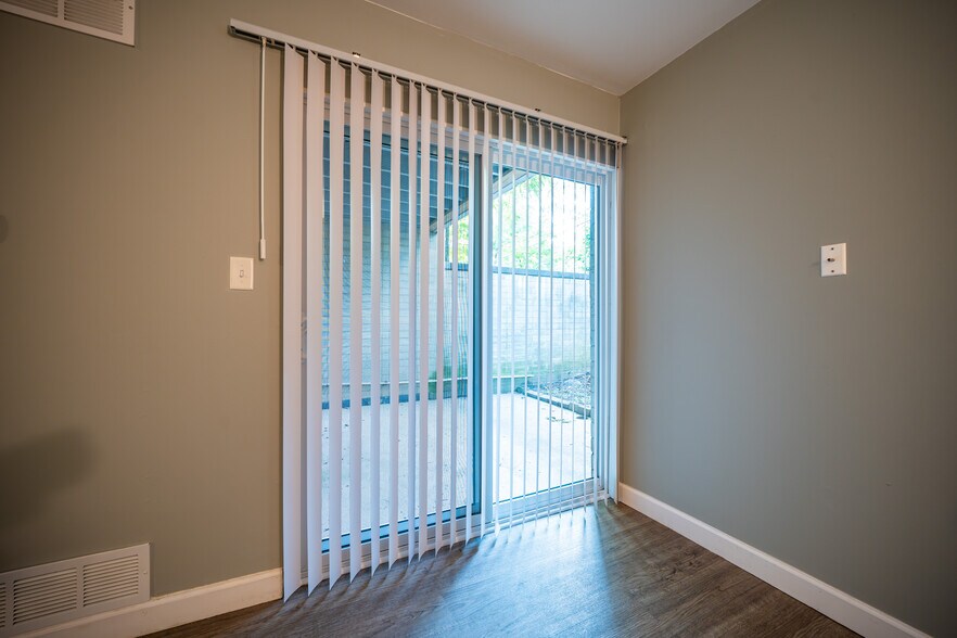 More Photos Of 1102 Salem Ave, Dayton Apartments For Sale