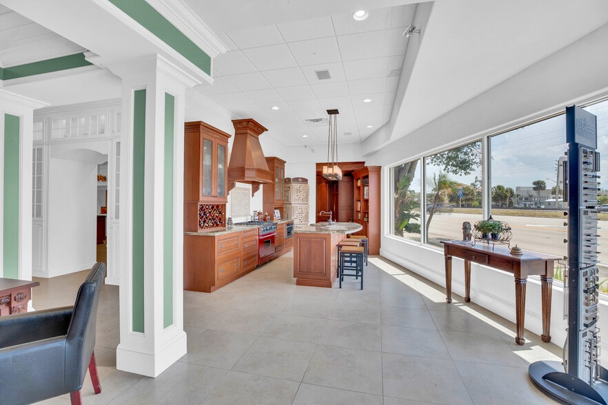 More Photos Of 2216 US 1, Vero Beach General Retail For Sale