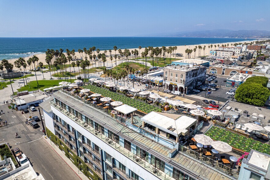 More Photos Of 1908-1910 Pacific Ave, Venice Apartments For Sale