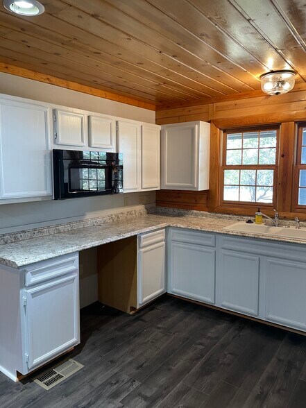 More Photos Of 4225 E Highway 290, Dripping Springs Office For Lease