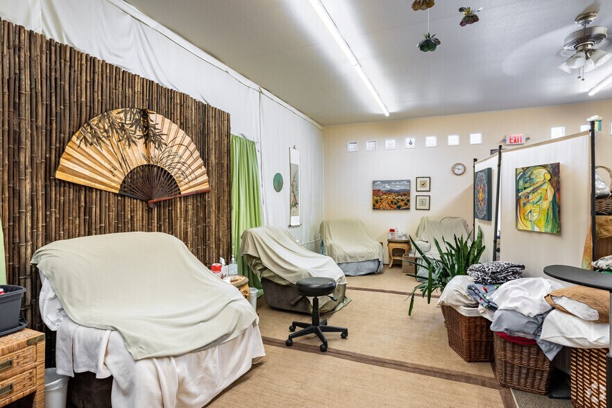 More Photos Of 776 W Baseline Rd, Lafayette Warehouse For Lease