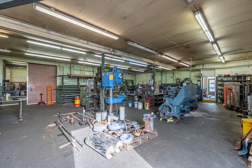 More Photos Of 612 W 3rd Ave, Moses Lake Industrial For Sale