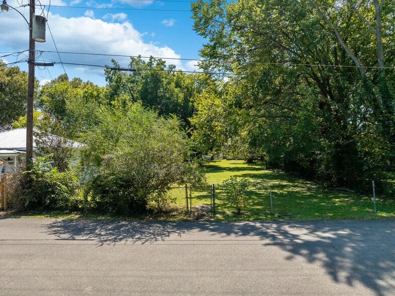 More Photos Of 226 E Main St, Sevierville Freestanding For Sale