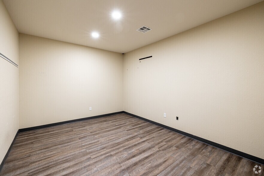 More Photos Of 3904 Ayers Rd, Fort Smith Warehouse For Lease