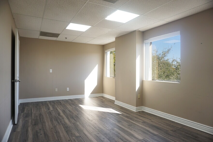 More Photos Of 2405-2425 N University Dr, Coral Springs Loft Creative Space For Lease