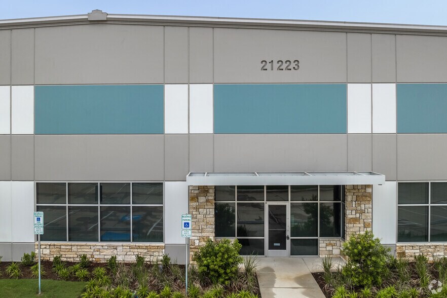 More Photos Of 21223 Spell Circle Dr Cir, Tomball Industrial For Lease