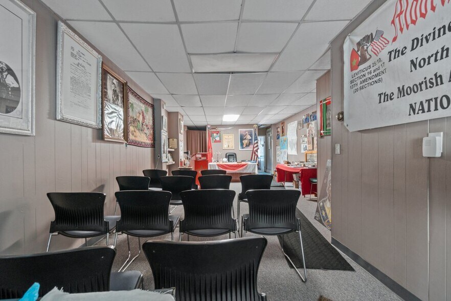 More Photos Of 2530 N Calvert St, Baltimore Office Residential For Sale