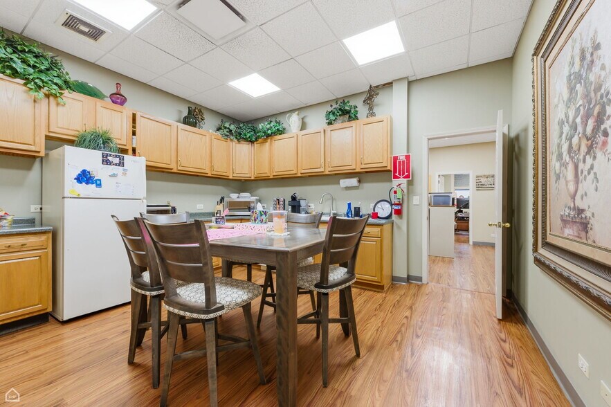 More Photos Of 6200 S Oakley Ave, Chicago Warehouse For Sale