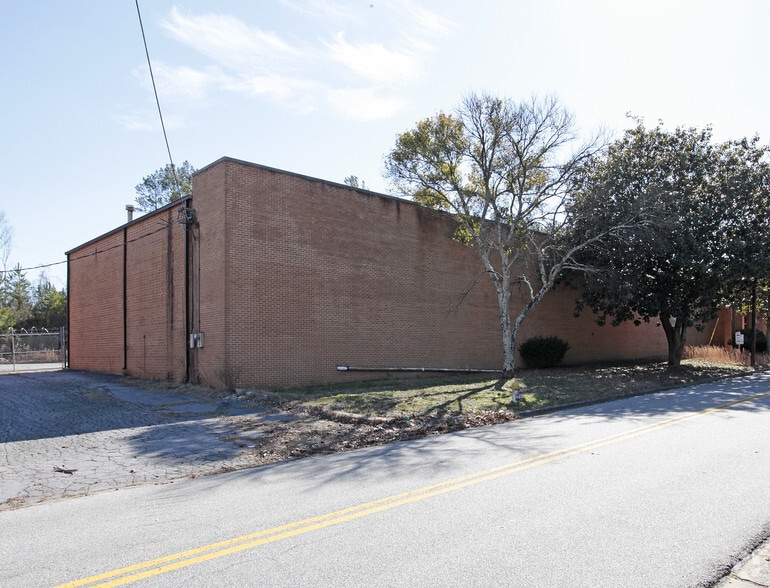 More Photos Of 4420 Commerce Cir SW, Atlanta Warehouse For Lease