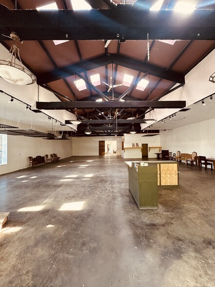 More Photos Of 3384 SE Milwaukie Ave, Portland General Retail For Sale