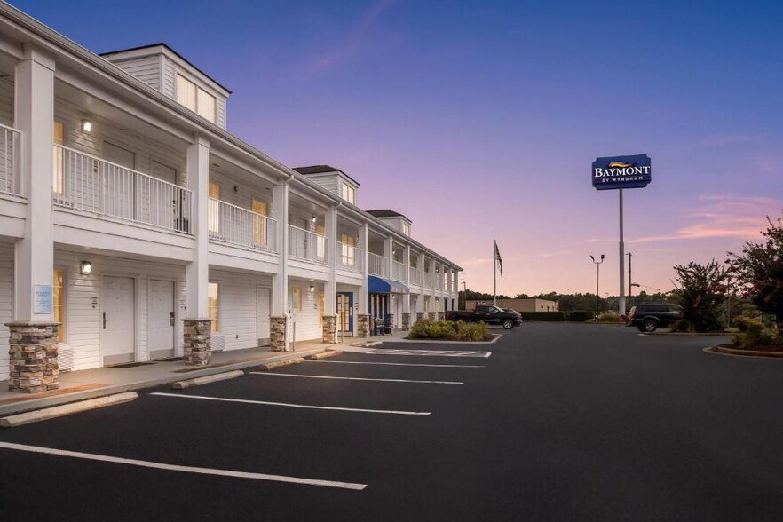 More Photos Of 164 Jameson Inn Dr, Forest City Hotel For Sale