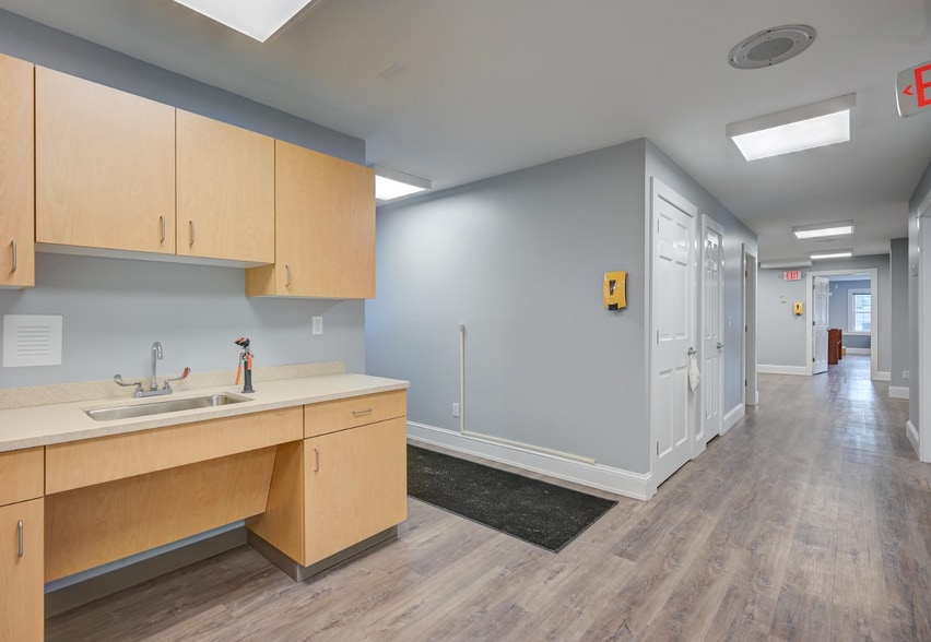 More Photos Of 2977 White Mountain Hwy, North Conway Office For Lease