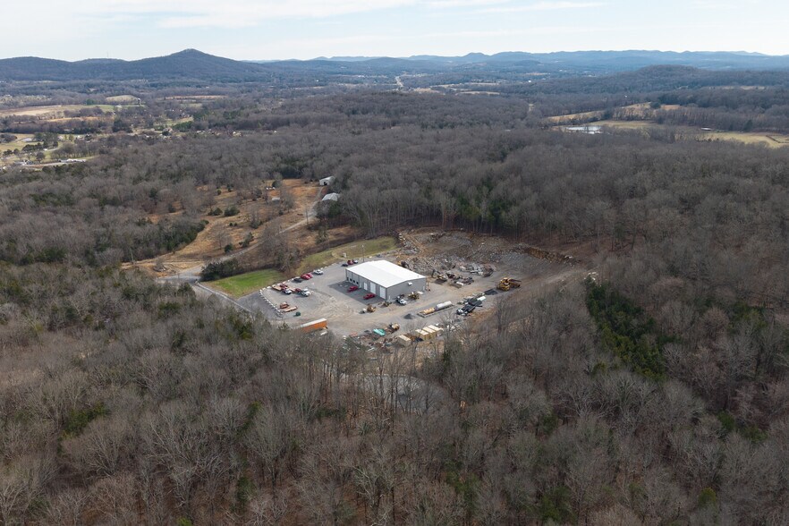 More Photos Of 1854 Sparta Pike, Lebanon Warehouse For Lease