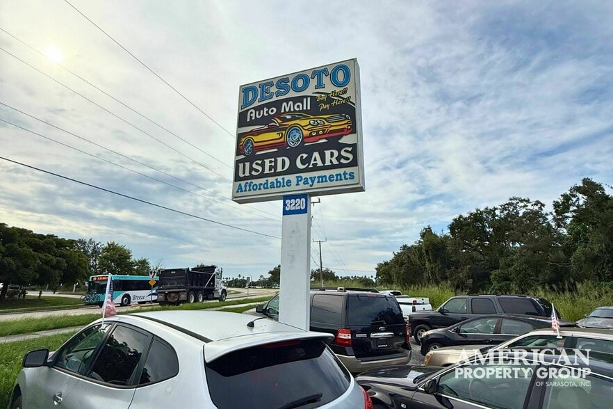 More Photos Of 3220 9th St W, Bradenton Auto Dealership For Sale