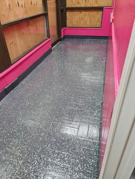 More Photos Of 2423 Commercial Ave, San Antonio Fast Food For Lease