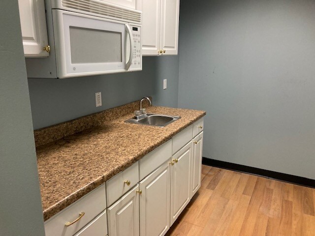 More Photos Of 9552 York Alpha Dr, North Royalton Service For Sale