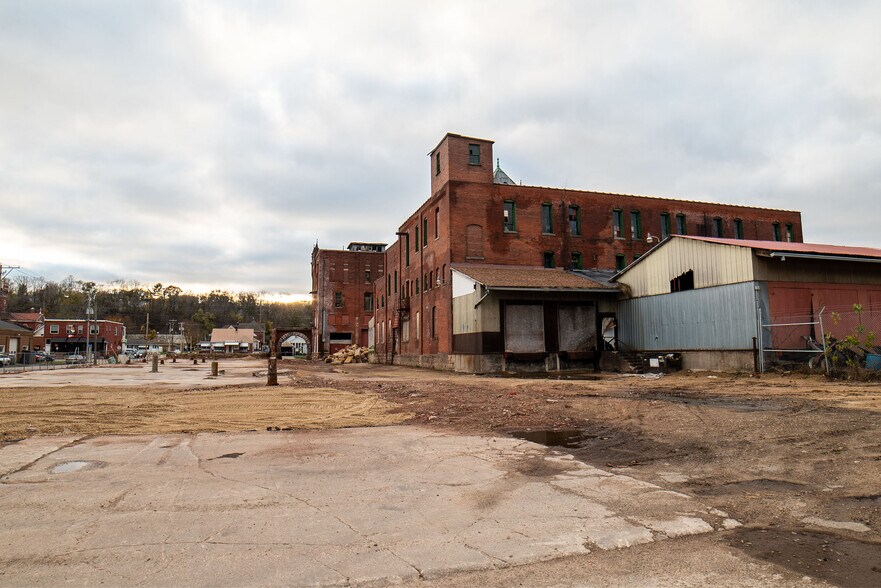 More Photos Of 3040 Jackson St, Dubuque Apartments For Sale