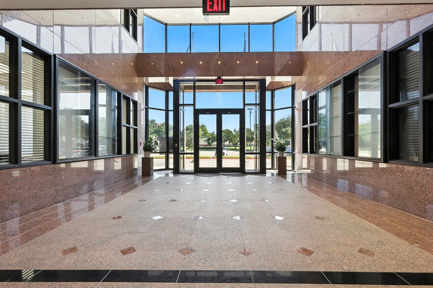 More Photos Of 1100 W Campbell Rd, Richardson Office For Sale