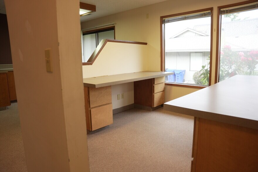 More Photos Of 12728 SE Stark St, Portland Loft Creative Space For Sale