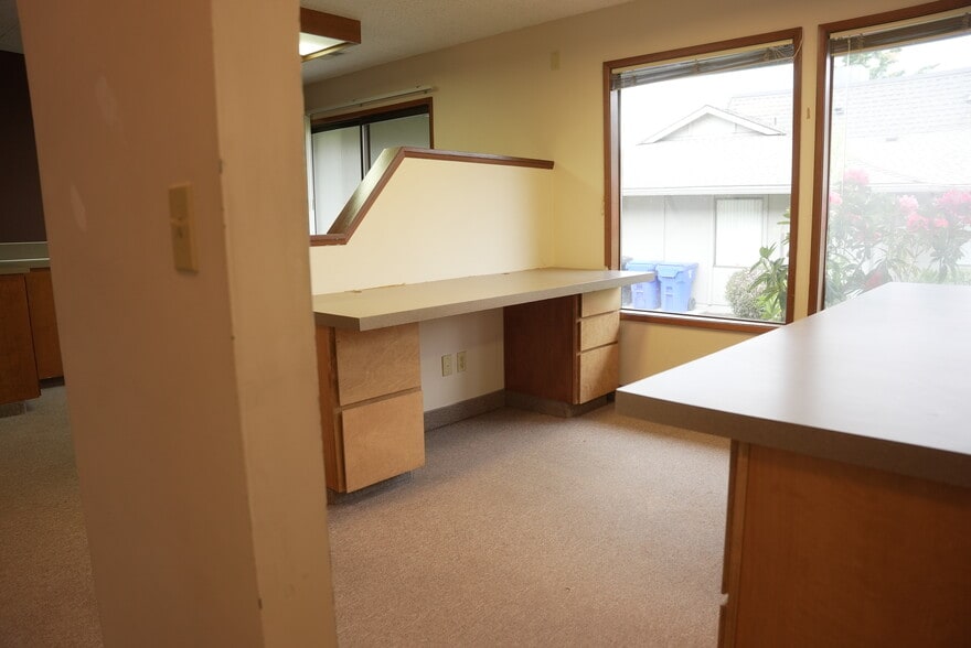 More Photos Of 12730 SE Stark St, Portland Loft Creative Space For Sale