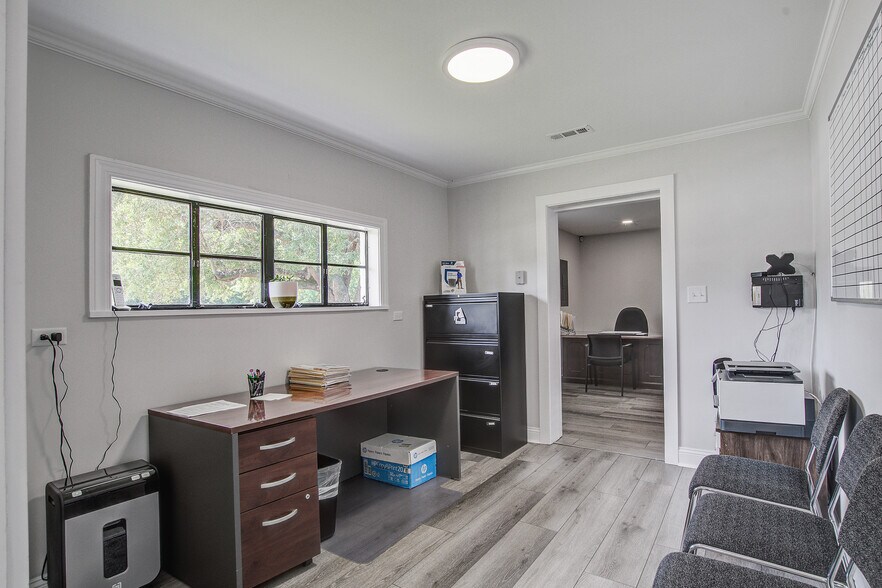 More Photos Of 500 N Pine St, Summerville Office For Sale