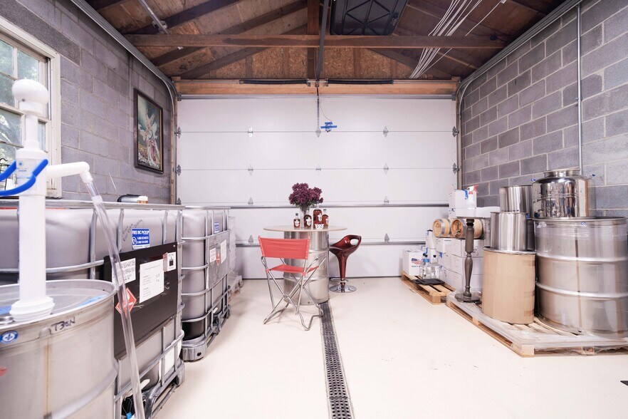 More Photos Of 1902 Jefferson Pike, Brunswick Lodge Meeting Hall For Lease